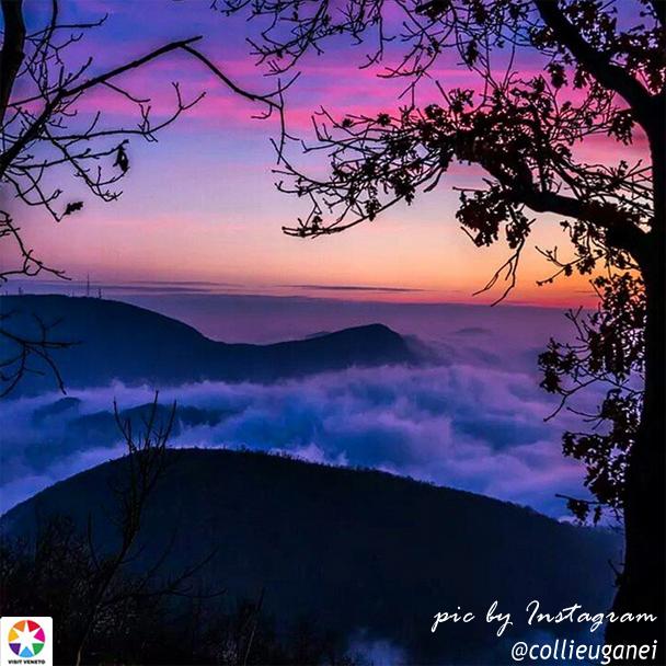 Tra un mare di nuvole e gli ultimi attimi di luce, impossibile non innamorarsi dei nostri #ColliEuganei #Padova