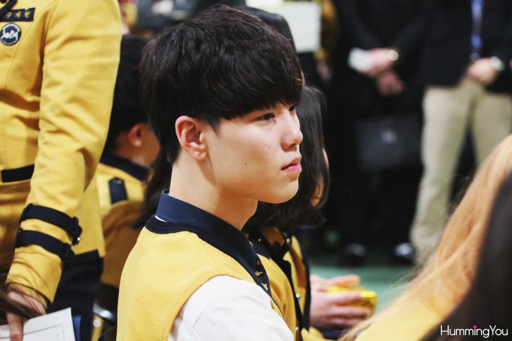 humming_you's tweet photo. 150211 서공예 졸업식 준홍이 앞모습도 옆모습도👍 @ZELO96 http://t.co/8PG6YVzAB8