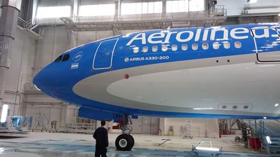 jrw487's tweet photo. A330-200 LV-FVH casi listo para incorporarse a la flota de @Aerolineas_AR #28FEB2015 http://t.co/tILijzCGKu
