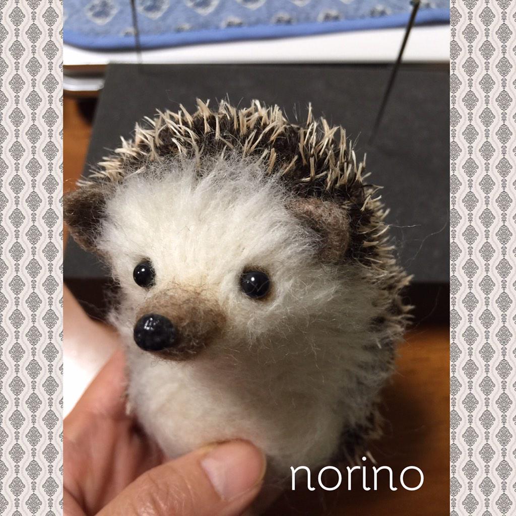 Norino 羊毛フェルト Twitter પર 羊毛フェルトハリネズミちゃんお顔はこんな感じになりました まだお手手がありません 明日は外出しちゃうからまた明後日に続きを Http T Co Qxf3fd9jtp