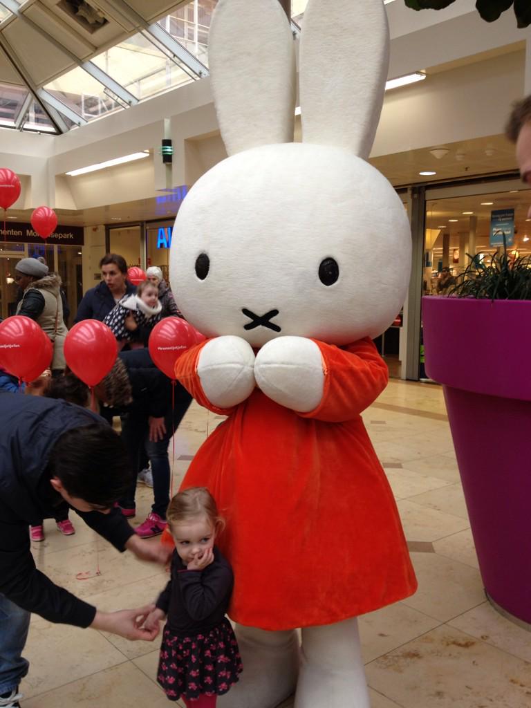 JStrien's tweet image. @JStrien: nijntje zelf ook op het Bruna Voorleesfeest #brunanijntjefan