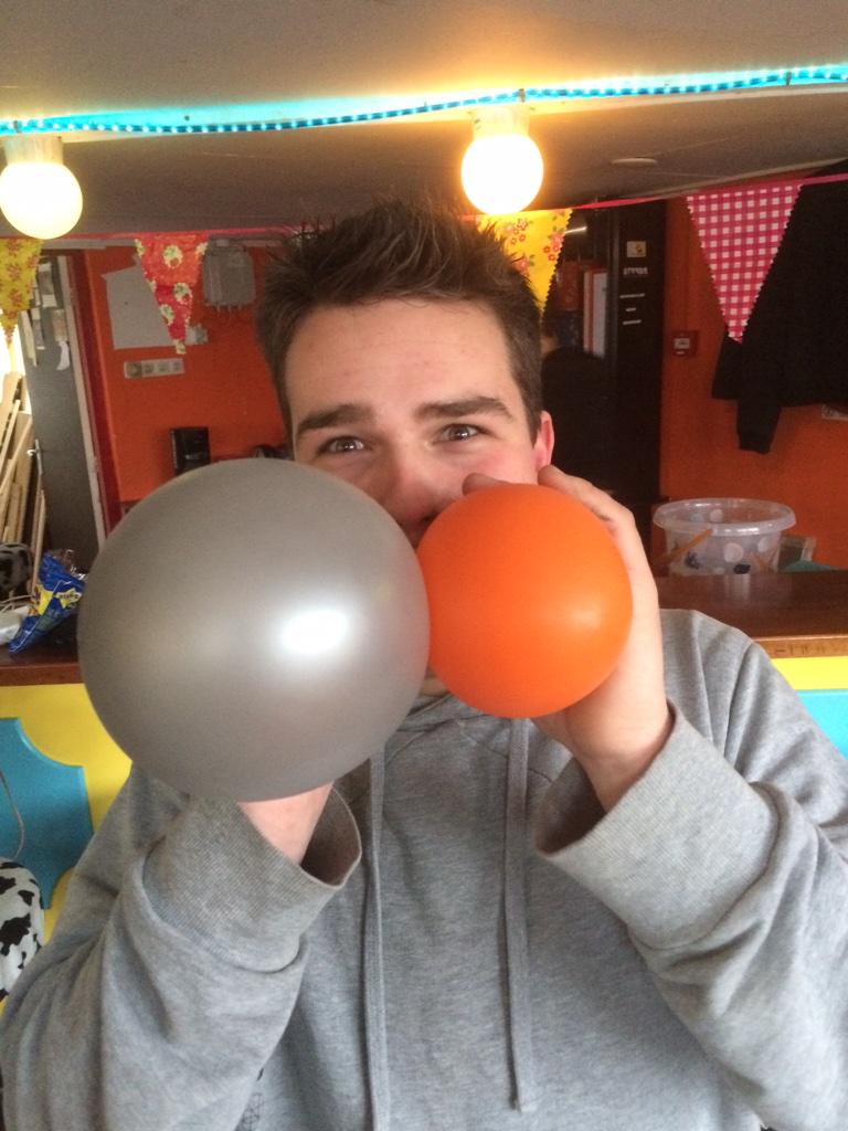 TimeOutTexel's tweet photo. Sandra was jarig dus feestje. Deel 1 http://t.co/YTtck63NQI