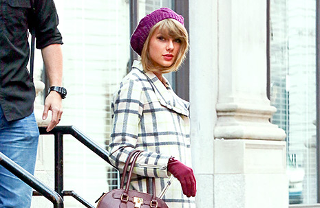 Wonder where to get Taylor Swift's Finder Keepers coat for less? usm.ag/1Fyufl3