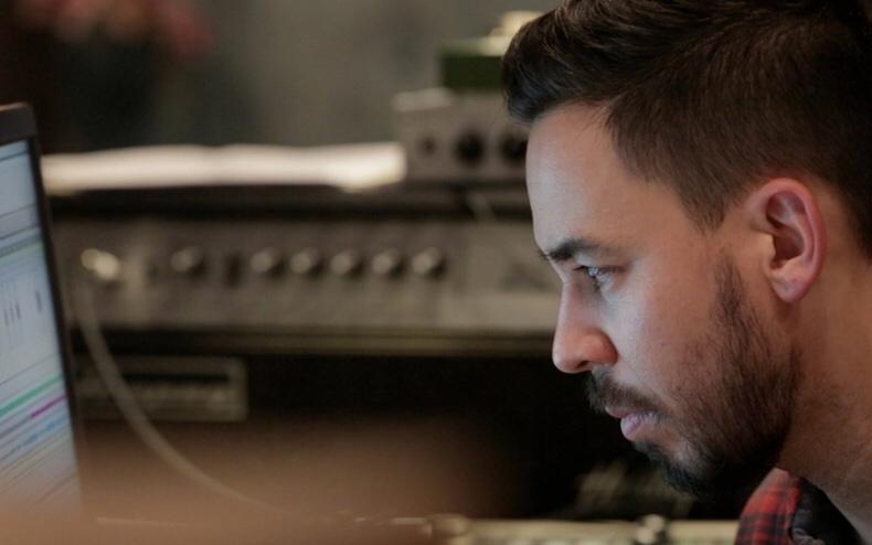 Happy 38th birthday going out to Mike Shinoda! 