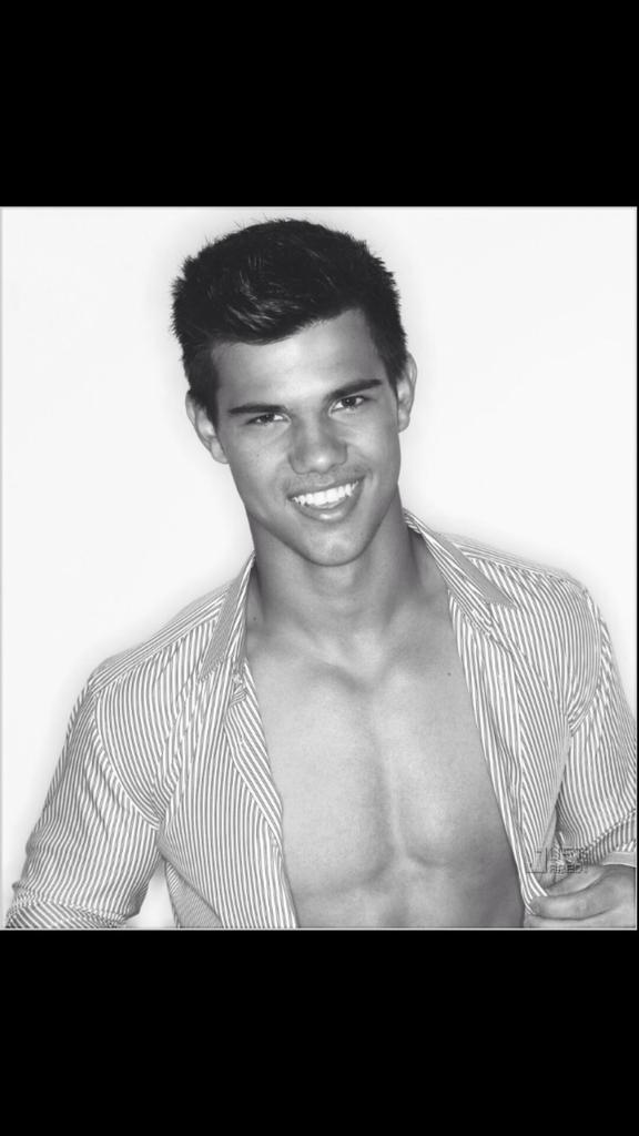 Happy birthday taylor lautner love ya 