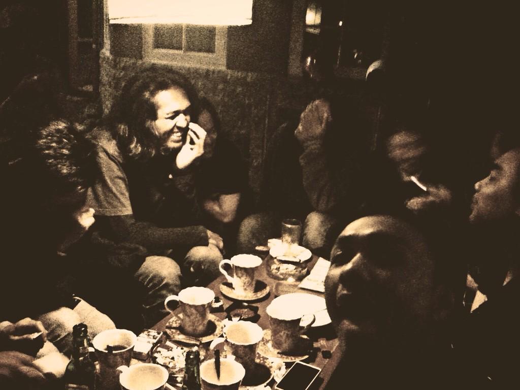 Ngobrolin banyak hal, untuk agenda taun ini.

Qoutes malem ini; "keep istiqomah, gaes!"
😝😝