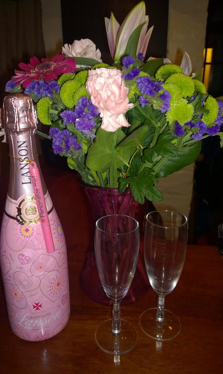 STILL A FEW TABLES AVALIABLE FOR VALENTINES...019590572979