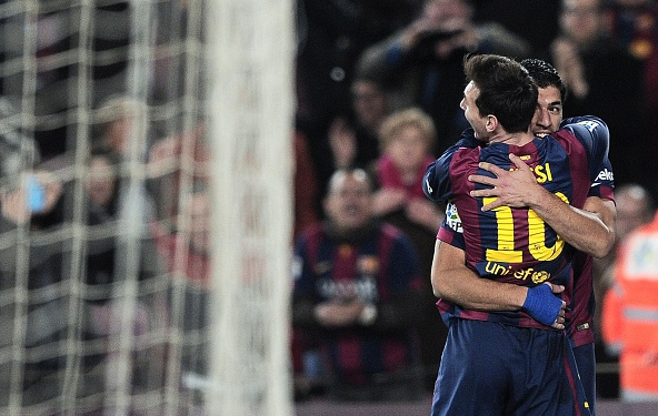 FCB_Indonesia's tweet photo. #FCBPict Selebrasi si pencetak gol MESSI dan si pemberi assist SUAREZ http://t.co/Rs2fZ2WlUr