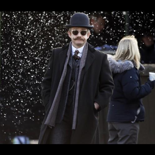 holmesexuals's tweet photo. He better wear those shades in the Sherlock special http://t.co/hMst0P0vzy