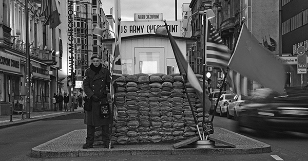 thesovereignman's tweet photo. Checkpoint Charlie is back: #Ukraine starts building ... - #BerlinWall #PeopleControls http://t.co/lIOBERzLbw http://t.co/qHxdeomttv