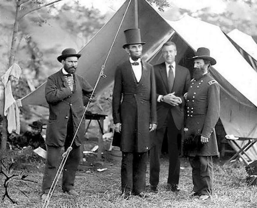 SOlsonBFDL14's tweet image. An ultra rare photo of Abraham Lincoln &amp;amp; special Civil War correspondent Brian Williams!