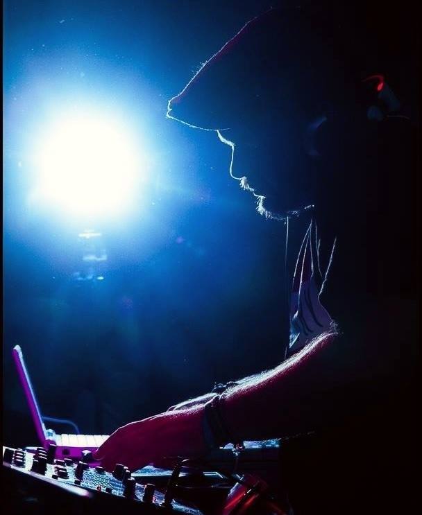 .<a href="/djmsdos/">mSdoS</a> talks dnb in Greece and <a href="/InnerSoulMusic/">InnerSoul Music X</a>'s 20th Feb gig. 
>>> bas.sx/msdoslondon <<<