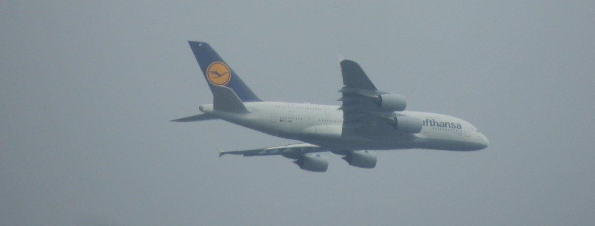 TennesseeReed's tweet photo. @Lufthansa_USA The A380 flying into SFO on a stormy Sunday afternoon. http://t.co/Kg4malHS1A