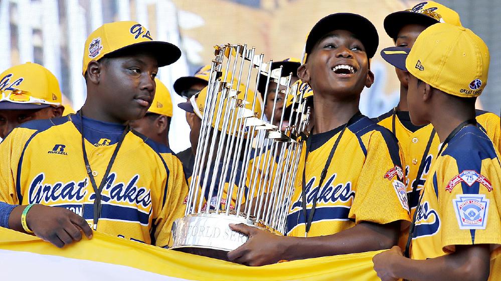 Suntimes's tweet photo. UPDATE: The allegations that led Little League officials to strip #JackieRobinsonWest of title http://t.co/W5nK5Dwoyq http://t.co/ABQCWN6QUI