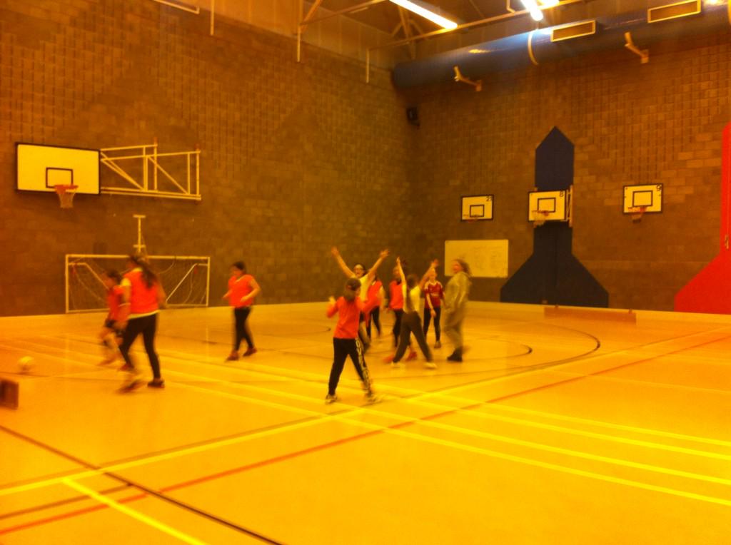 ScotFANorth's tweet photo. Fantastic turnout at first girls @MiddlefieldWasp U11 session with 26 girls in attendance http://t.co/5bDGdUOPNn