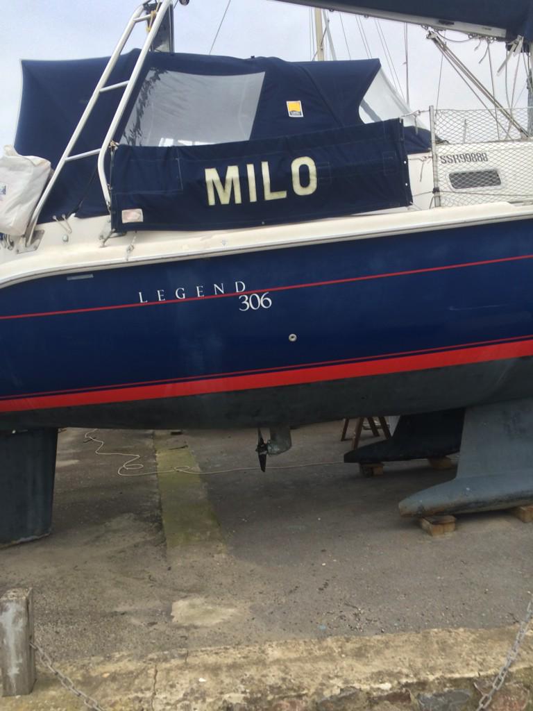 ScubaSteveMill's tweet photo. @GMiles15 didn't realise you had a boat mate! #thelegend http://t.co/8M8RsnJxba
