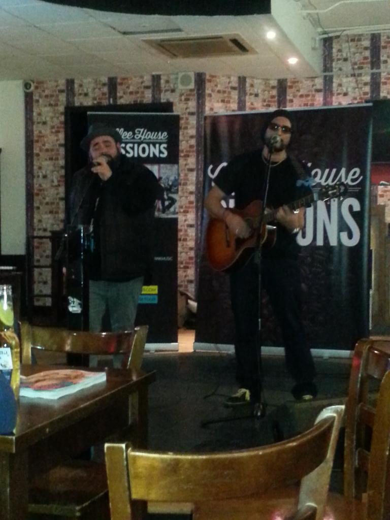 theCoral6irl's tweet photo. Currently watching @UncleFrankBand on the @CoffeeHouseTour! Check 'em out! #livemusiclondon #harmonicaskills http://t.co/awo6iJmf6Z