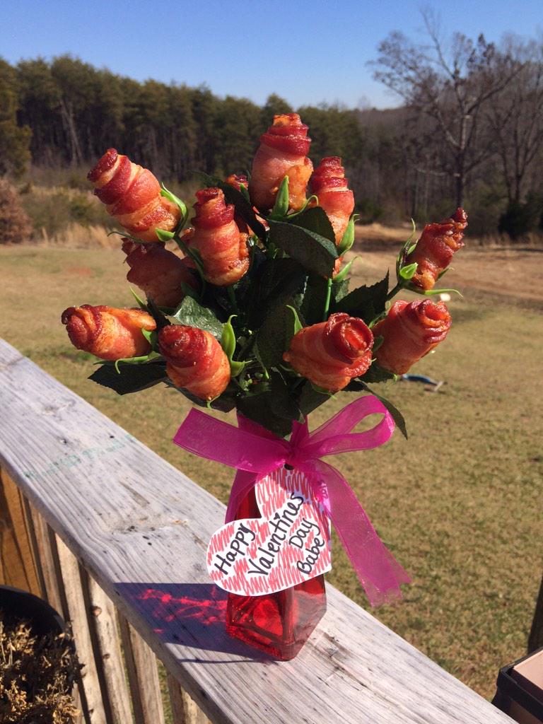 MooreMoorelovee's tweet photo. Husband's Valentine's Day gift from me!  #baconbouquet #pinterestforthewin #imadethat #boom http://t.co/yetF9c0MQj