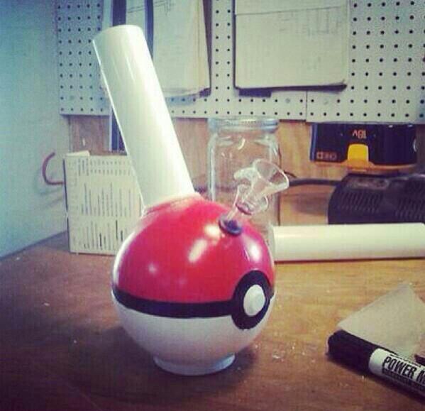 GIassPipes's tweet photo. Pokébong http://t.co/GsS8eDaRIG