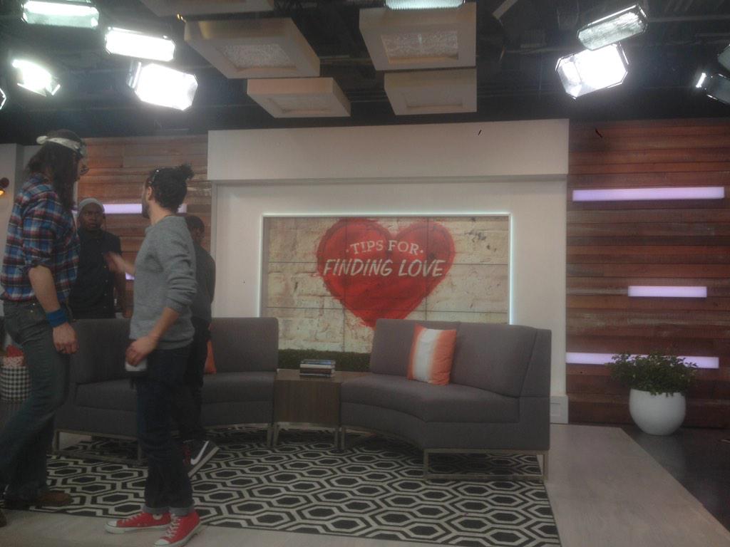 CarmeliaRay's tweet image. @melissagrelo @stayfabulous @TheSocialCTV It's about that time! #tipsforfindinglove #setchange #bts @AbsoluteABC