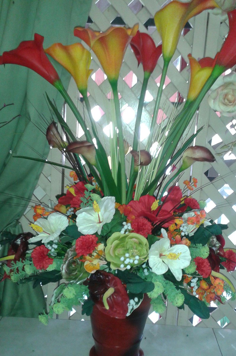 flowers24_7's tweet photo. Flowers for the hotel foyer. #fabulousfoyerflowers# http://t.co/hIdCrUVLdJ