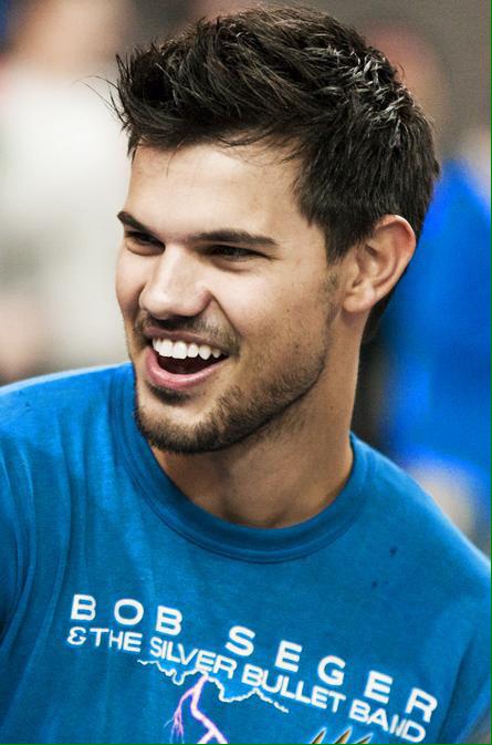 HAPPY 23RD BIRTHDAY TO TAYLOR LAUTNER!!!!        