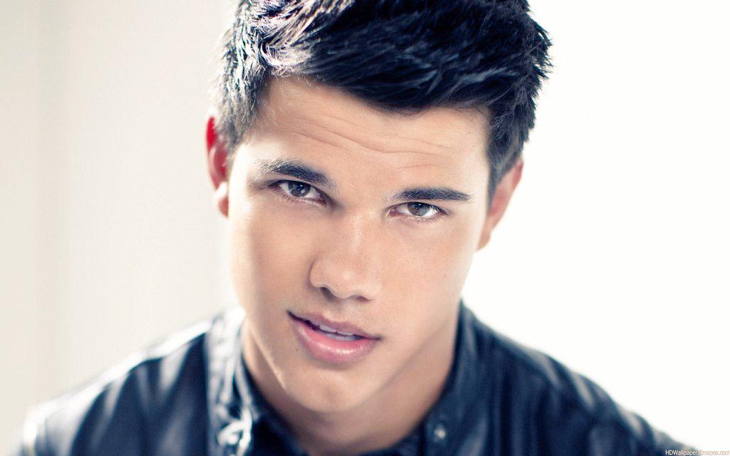 Happy Bday Taylor Lautner... 
