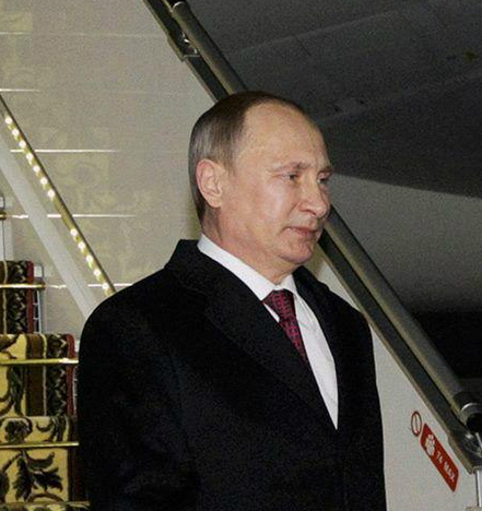 Putin on arrival in #Minsk. He does not look very well in my opinion. Worn out? Health issues?