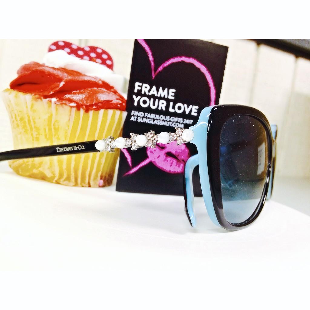 SghWdw's tweet photo. Don't forget to #FrameYourLove at your nearest @sunglasshut store. Celebrate your V-Day with a kiss of fashion!! http://t.co/0bbzmAJvHI