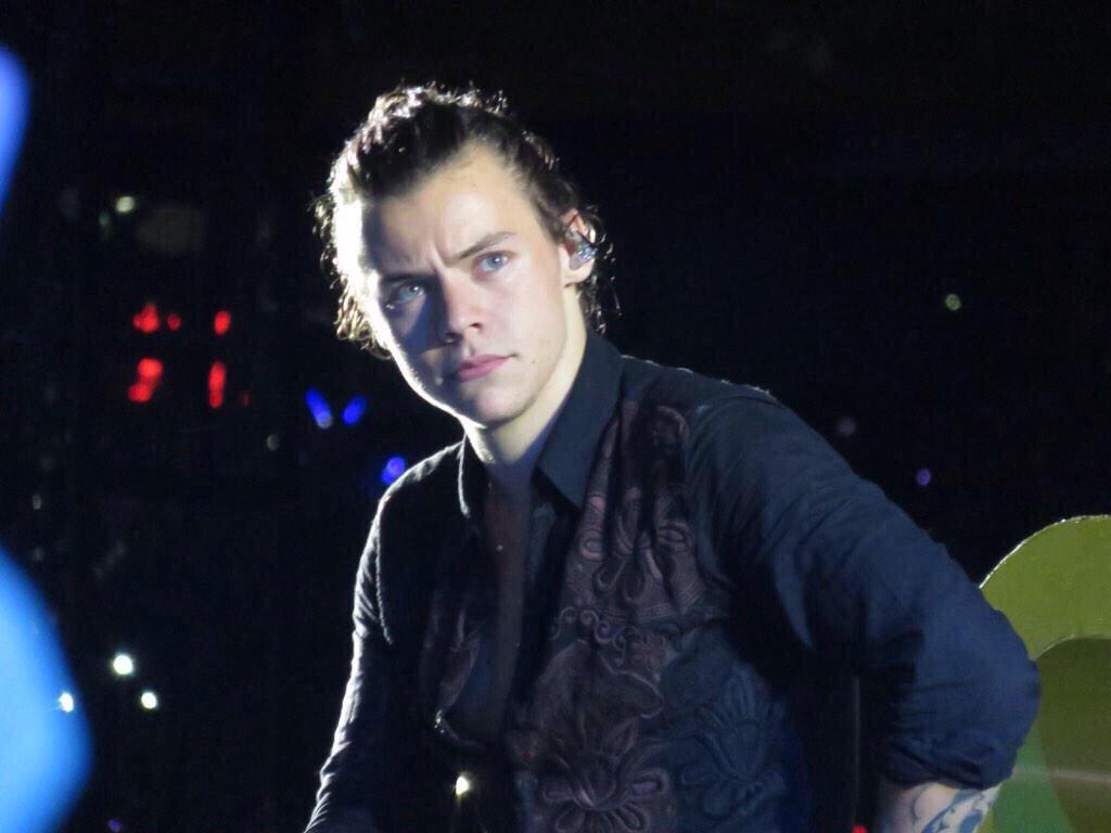 hqharryotra's tweet photo. holy shit http://t.co/B8WiY8S9ZM