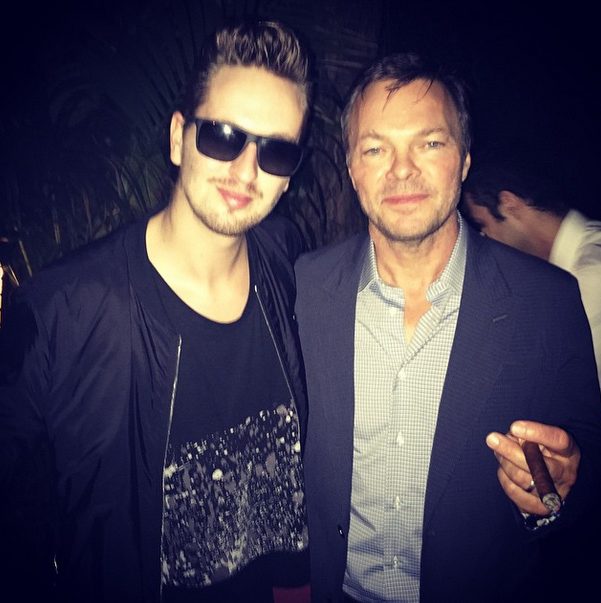 DJRobinSchulz's tweet photo. W/ Pete Tong :) @petetong http://t.co/7zSMoDqTEi