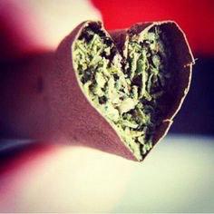 Rockit_Conez's tweet photo. Forget chocolate. This #ValentinesDay give smokin' sweets to your sweetie. #ValentinesDayGiftIdeas #howirockit http://t.co/DD40S9JUzy