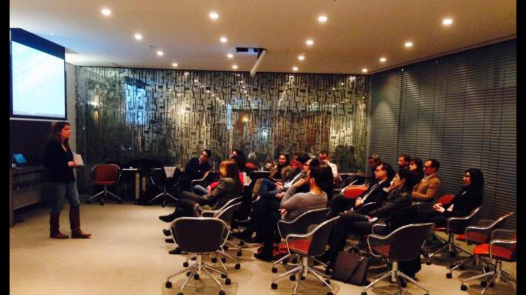 NicoPerdrix's tweet photo. #GoldenCircles ou le Pourquoi des choses : reconnectez-vous a vos clients par le #StoryTelling @CJD92Officiel #Vision http://t.co/DbJffcygJF