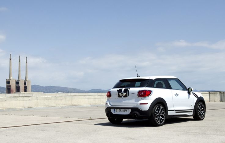 MINIARGENTINA's tweet photo. Planta estilizada y conducción de alta gama.
#MINI #Paceman http://t.co/8azGNiqtOG