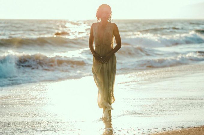 Take in the majesty of the waves | Photography: @vanstyles http://t.co/SuCSuQfoXV