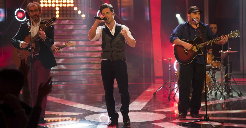 Familia! Compartimos un momentazo #HitLaCanción6, #TusManos! rtve.es/v/2989221/ #FelizNoche!! Foto by <a href="/HIT_tve/">Hit La Canción</a>