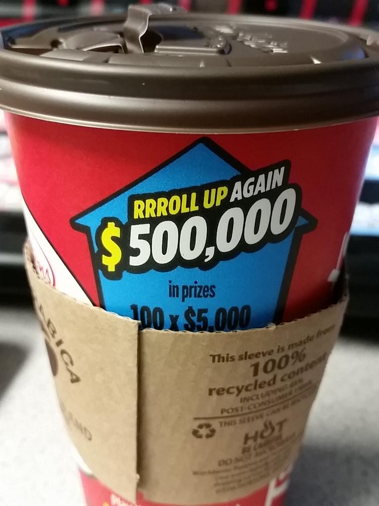 DerJuggernat's tweet image. There is a second rim to roll up!!! Dammit, I&apos;ve thrown out at least 6-7 cups 😱 #TimHortonsProblems