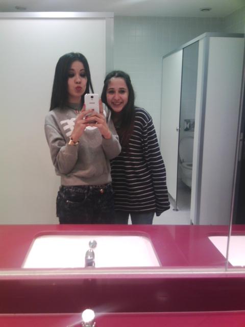 MeriG_Alvarez's tweet photo. Hasta la vagina de estudiaaaaar @LuciCiru4 http://t.co/i1ORexGBdX