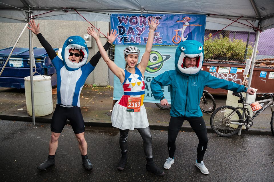 It appears that #rightshark was out of sync at #worstdayride rather than #leftshark!