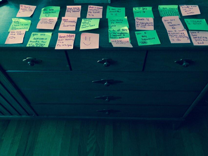 ebk15201028's tweet photo. Wrote kind things on sticky notes and stuck them to my moms dresser 💙@PlazaLegends @KoehlerMandy #RAKWeek2015 http://t.co/ruIPcWymRm