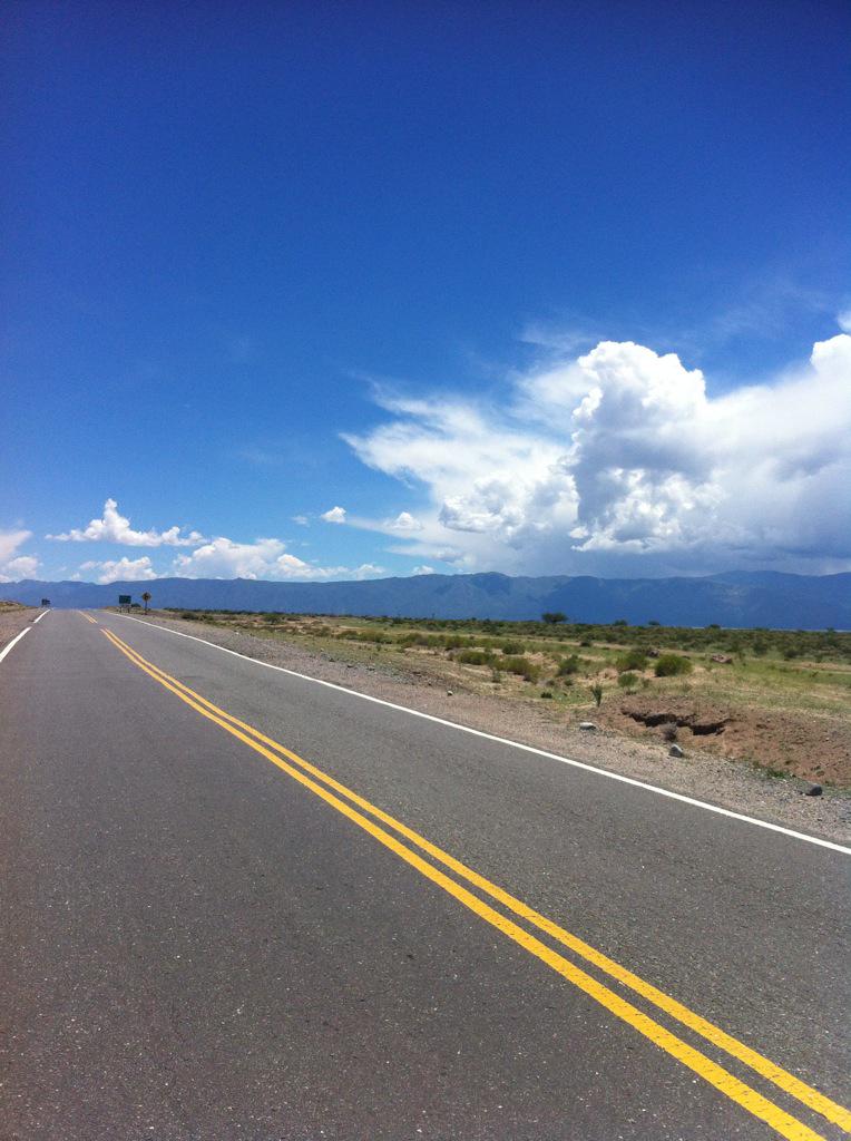 mickobicko's tweet photo. In this landscape I feel the need to crack a tall boy, tip back my cowboy hat and thumb my belt buckle. http://t.co/WM4hmr9emo