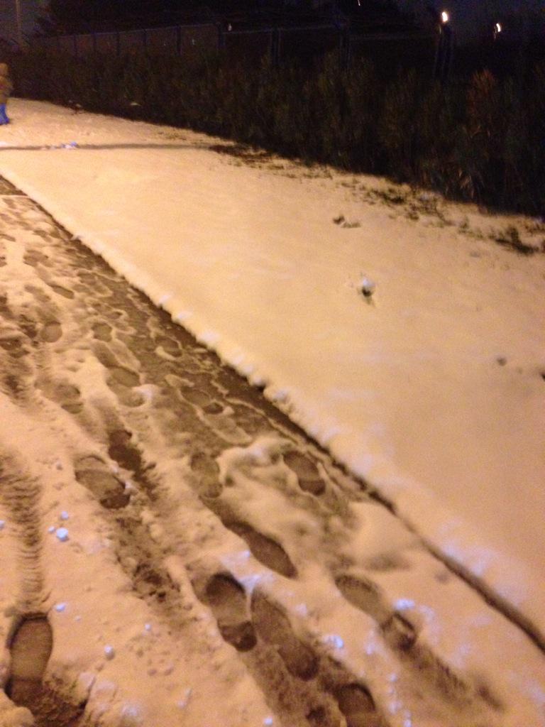 BMinaD's tweet photo. @vasipsahin bir karış kar var yapma beee 🙀😾👺👺 http://t.co/bYtekhA3RW