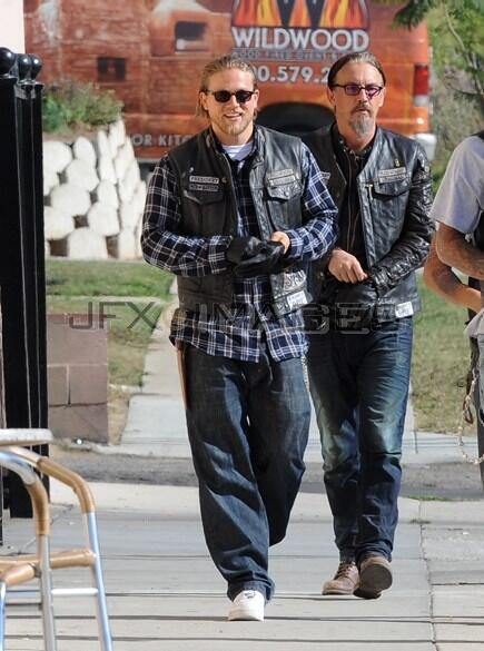 black_mamba_06's tweet photo. #SOAPREZ'<3 #JackieBoy & #Chibby! #SOALegends<3 @Hunnamshair @ChibsFans @chibscastingcou @ECharlieHunnam & #SOALovers http://t.co/23kQ4tevzK