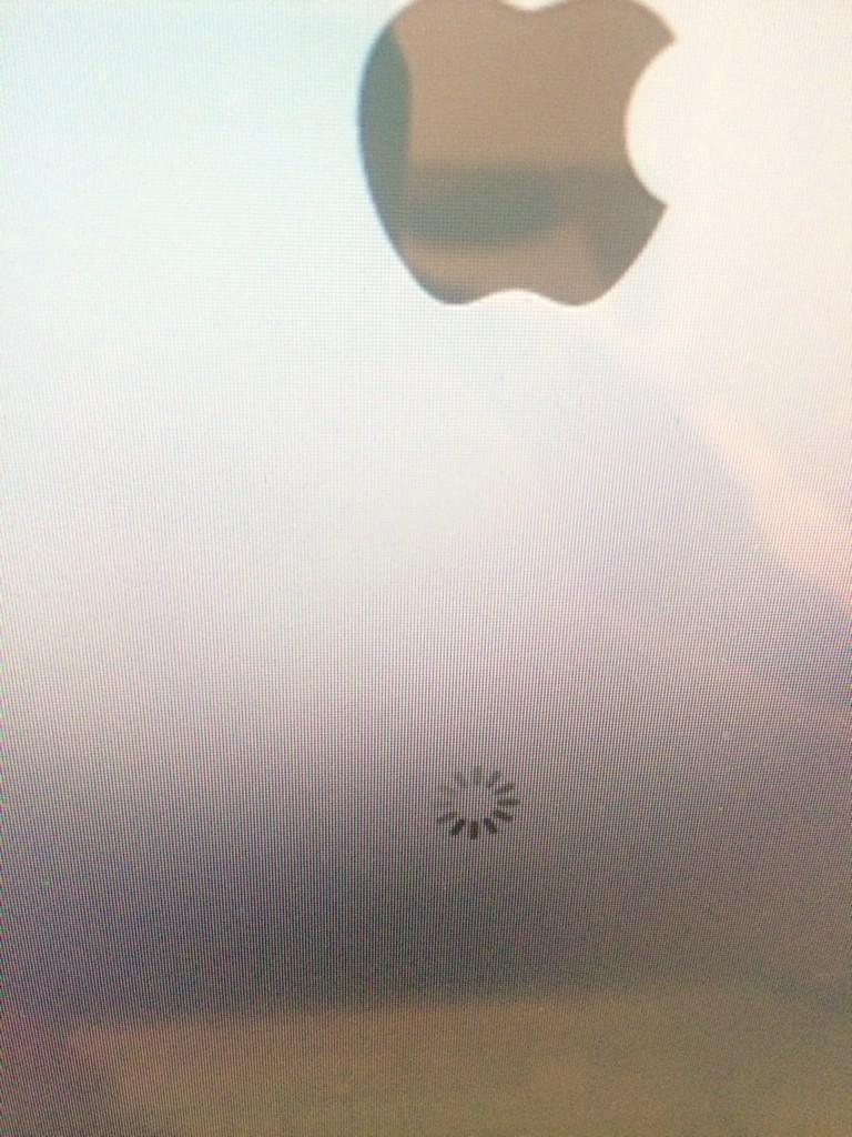 sunileo86's tweet image. Bye bye mac #sadmac #deadmac #devastated #gotworktodo #WAHHHH