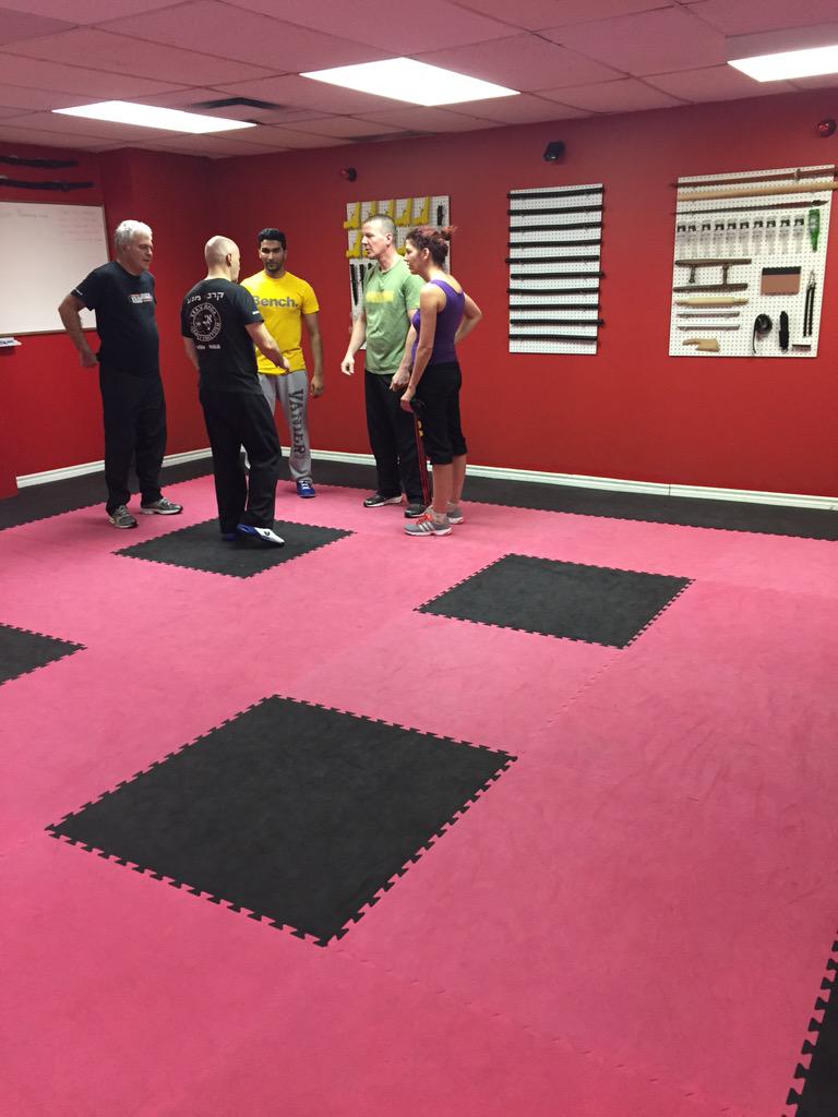 JoinJanbr's tweet image. Discussing about the next #kravmaga move at @kravdread