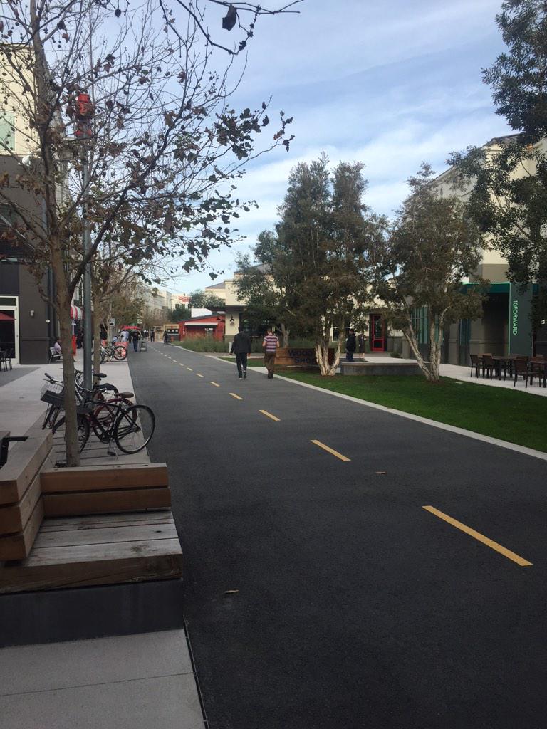 PugliaSmartLab's tweet photo. Let's make a tour at Facebook campus! ;) #Off2sf http://t.co/e2WxdjYRb7