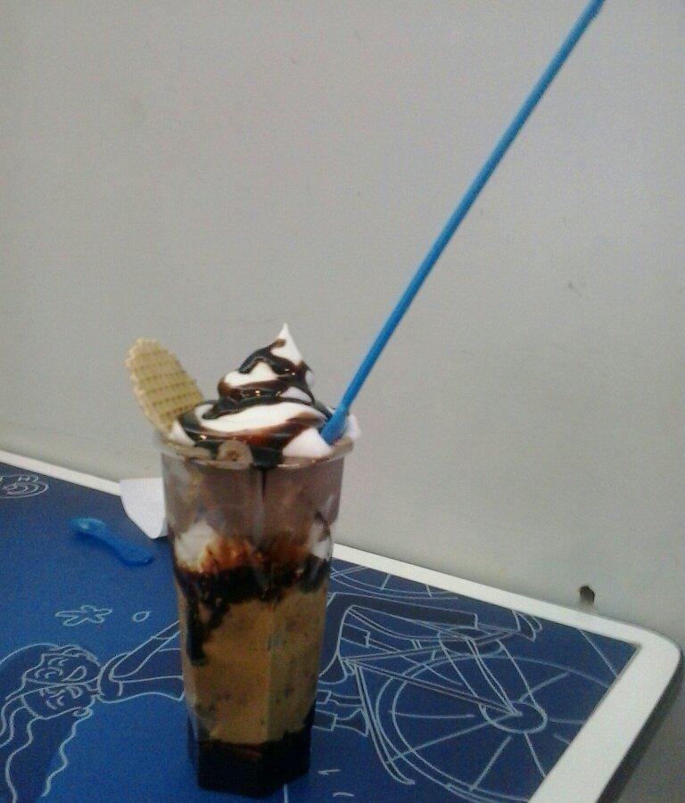 Natynatashaaaa's tweet photo. Que ricooo mi heladooo muajaja deseen @NataliaFassi @AlfanooPassion @Flor_franchini http://t.co/0bnMUXi6Z0