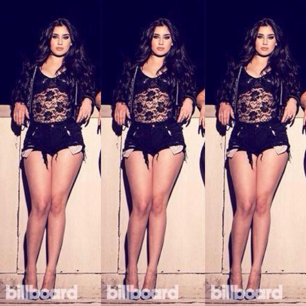 I'd turn straight for her😍