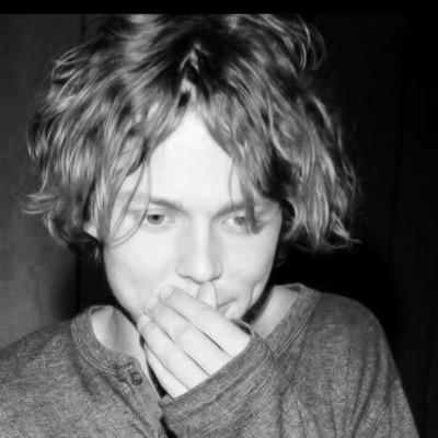 ashton is so cute !!