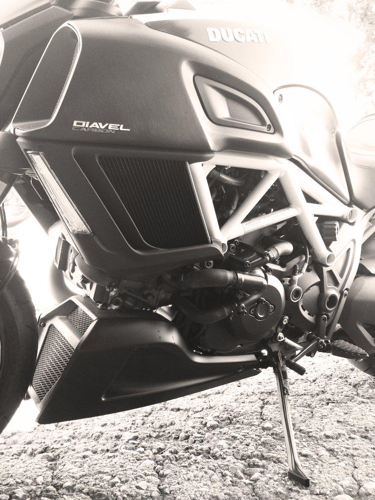 Rider998's tweet photo. Back in the saddle with a Ducati. http://t.co/YnUG6sQjtc